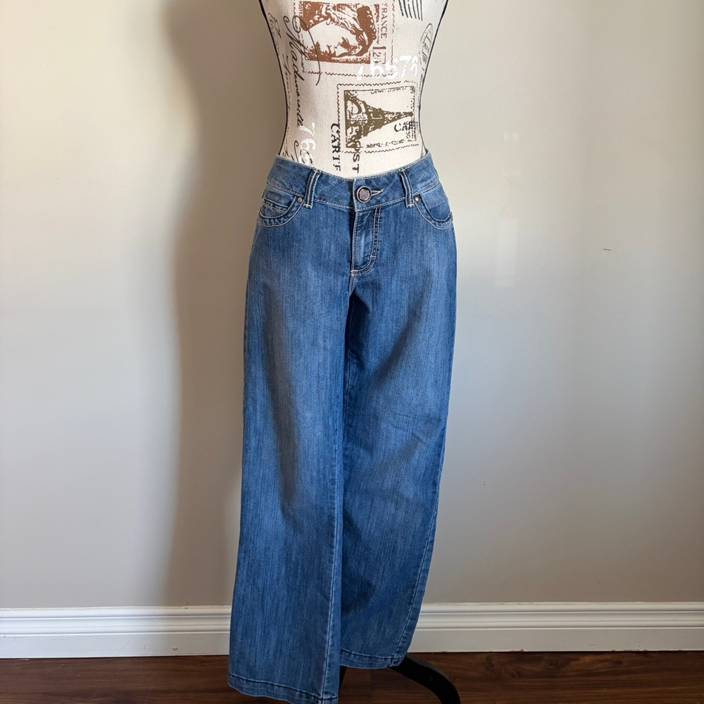 Wrangler low rise medium wash denim jeans - Picture 2 of 12